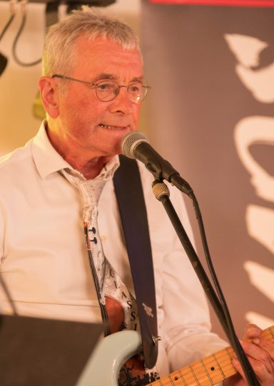 JÜRGEN: Gitarre, Posaune, Gesang und das neueste aus Oldenburg...